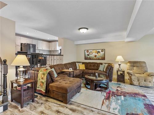 118 Fano Drive, Hamilton, ON - Indoor Photo Showing Living Room