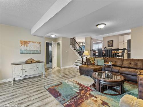 118 Fano Drive, Hamilton, ON - Indoor Photo Showing Living Room