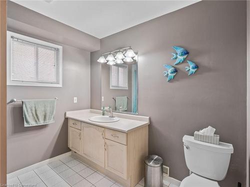 118 Fano Drive, Hamilton, ON - Indoor Photo Showing Bathroom