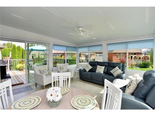 24-80 New Lakeshore Road, Port Dover, ON - Indoor Photo Showing Living Room