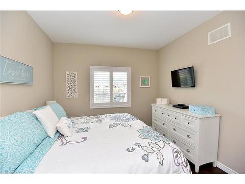 24-80 New Lakeshore Road, Port Dover, ON - Indoor Photo Showing Bedroom