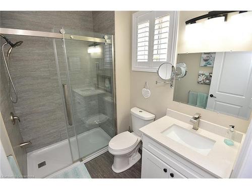 24-80 New Lakeshore Road, Port Dover, ON - Indoor Photo Showing Bathroom