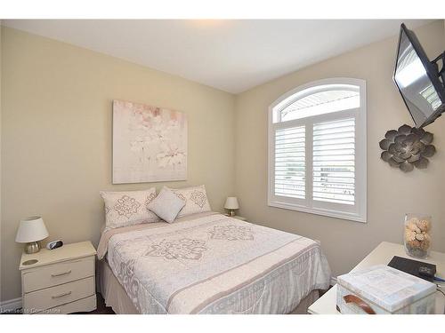 24-80 New Lakeshore Road, Port Dover, ON - Indoor Photo Showing Bedroom