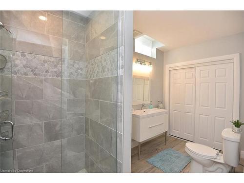 24-80 New Lakeshore Road, Port Dover, ON - Indoor Photo Showing Bathroom