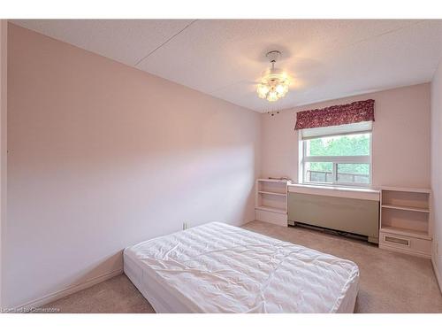 604-11 Mill Pond Court, Simcoe, ON - Indoor Photo Showing Bedroom