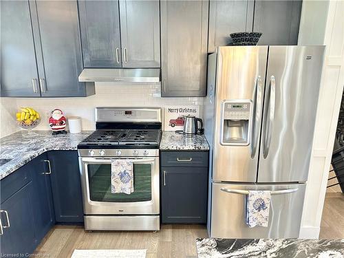 1 Maple Lane, Tillsonburg, ON - Indoor Photo Showing Kitchen With Upgraded Kitchen