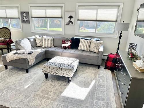 1 Maple Lane, Tillsonburg, ON - Indoor Photo Showing Living Room