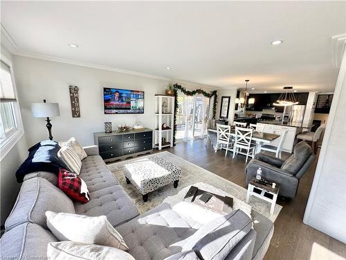 1 Maple Lane, Tillsonburg, ON - Indoor Photo Showing Living Room