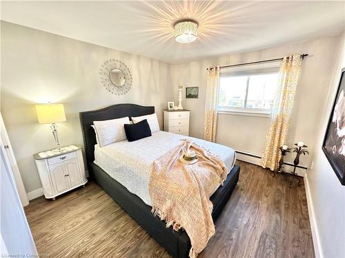 1 Maple Lane, Tillsonburg, ON - Indoor Photo Showing Bedroom