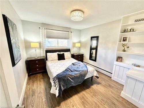 1 Maple Lane, Tillsonburg, ON - Indoor Photo Showing Bedroom