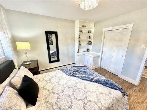 1 Maple Lane, Tillsonburg, ON - Indoor Photo Showing Bedroom