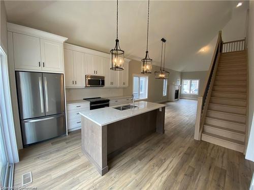 28-744 Nelson Street W, Port Dover, ON - Indoor Photo Showing Kitchen With Stainless Steel Kitchen With Double Sink With Upgraded Kitchen