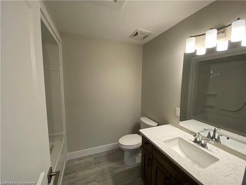 28-744 Nelson Street W, Port Dover, ON - Indoor Photo Showing Bathroom