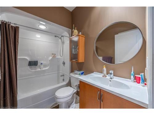 32 Blossom Avenue, Simcoe, ON - Indoor Photo Showing Bathroom