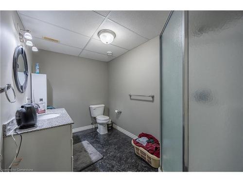 32 Blossom Avenue, Simcoe, ON - Indoor Photo Showing Bathroom