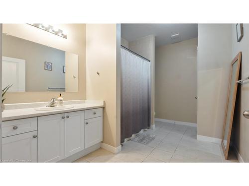 10 Meadowhawk Lane, Simcoe, ON - Indoor Photo Showing Bathroom