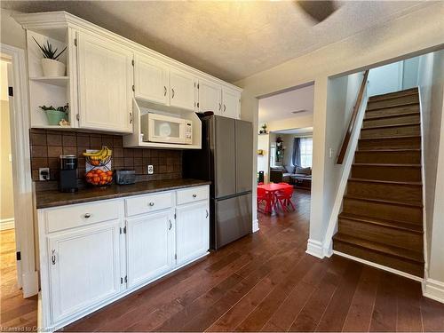 174 Wellington Street, Waterford, ON - Indoor Photo Showing Kitchen