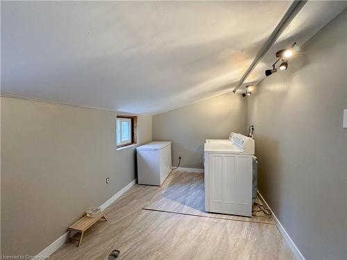 174 Wellington Street, Waterford, ON - Indoor Photo Showing Laundry Room