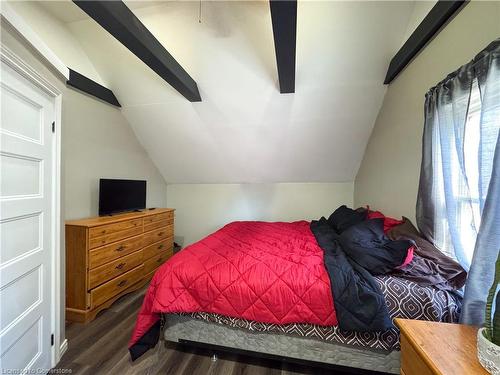 174 Wellington Street, Waterford, ON - Indoor Photo Showing Bedroom