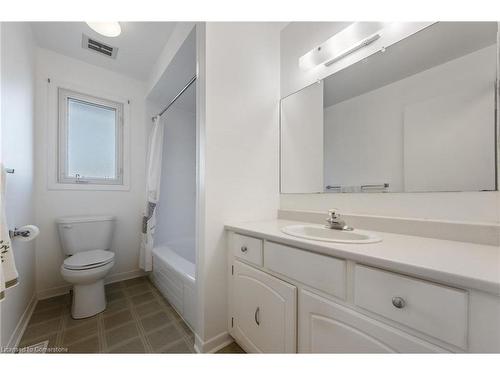 118 Oak Street, Simcoe, ON - Indoor Photo Showing Bathroom