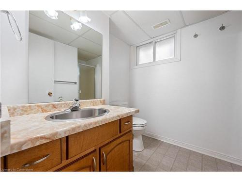 118 Oak Street, Simcoe, ON - Indoor Photo Showing Bathroom