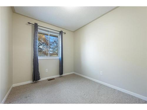 118 Oak Street, Simcoe, ON - Indoor Photo Showing Other Room