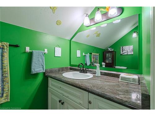 631 Hillcrest Road, Simcoe, ON - Indoor Photo Showing Bathroom