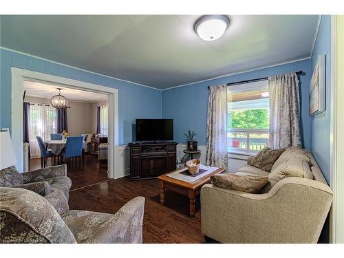 631 Hillcrest Road, Simcoe, ON - Indoor Photo Showing Living Room