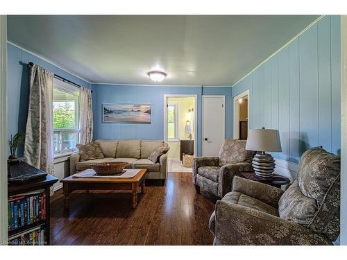 631 Hillcrest Road, Simcoe, ON - Indoor Photo Showing Living Room