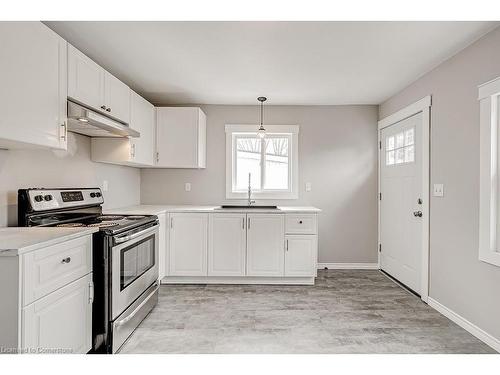 33 Rose Avenue, Brantford, ON - Indoor Photo Showing Kitchen