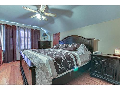 95 Talbot Road, Delhi, ON - Indoor Photo Showing Bedroom