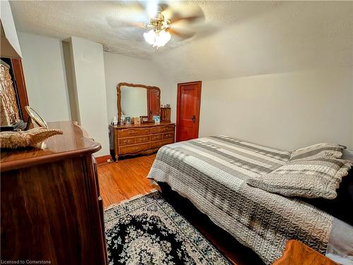 95 Talbot Road, Delhi, ON - Indoor Photo Showing Bedroom