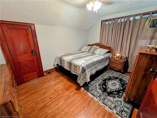 95 Talbot Road, Delhi, ON - Indoor Photo Showing Bedroom