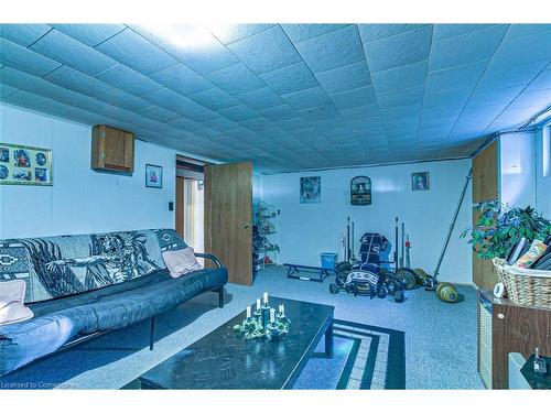 95 Talbot Road, Delhi, ON - Indoor Photo Showing Living Room