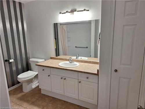 2-510 Queensway W, Simcoe, ON - Indoor Photo Showing Bathroom