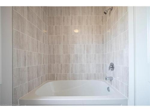 6 Tulip Crescent, Simcoe, ON - Indoor Photo Showing Bathroom