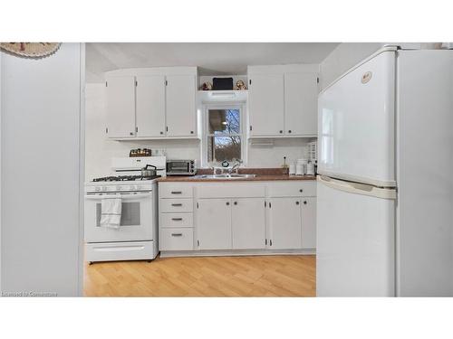 60 Woodhouse Street, Simcoe, ON - Indoor Photo Showing Kitchen With Double Sink