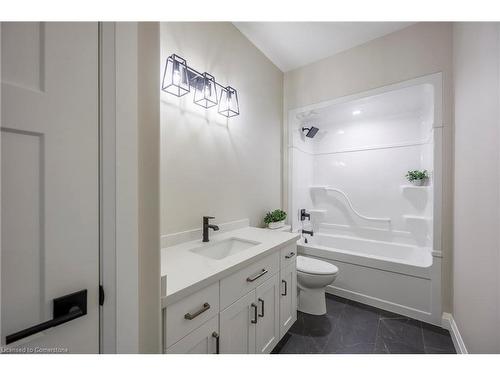 371 Argyle Avenue, Delhi, ON - Indoor Photo Showing Bathroom