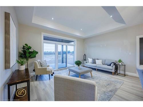 371 Argyle Avenue, Delhi, ON - Indoor Photo Showing Living Room