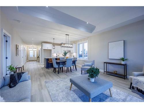 371 Argyle Avenue, Delhi, ON - Indoor Photo Showing Living Room