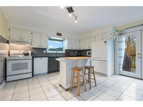 65 Front Street S, York, ON - Indoor Photo Showing Kitchen