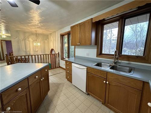 923 Mcdowell Road E, Simcoe, ON - Indoor Photo Showing Kitchen With Double Sink