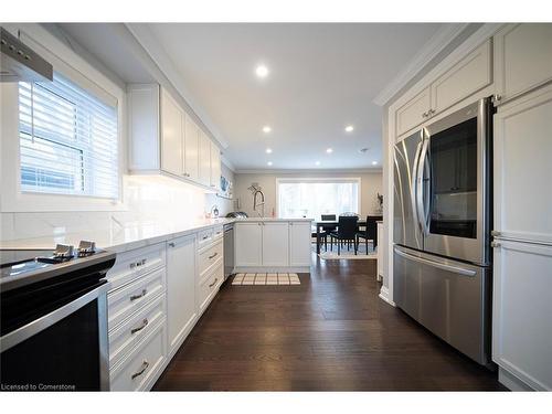 150 Upper Paradise Road, Hamilton, ON - Indoor Photo Showing Kitchen With Upgraded Kitchen