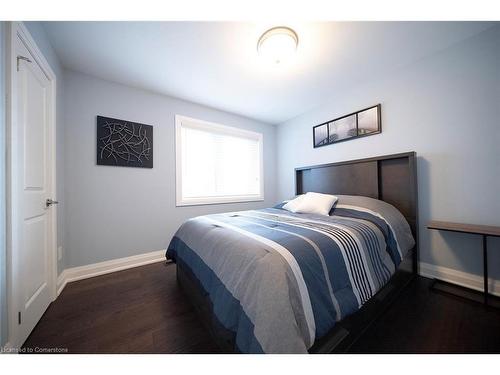 150 Upper Paradise Road, Hamilton, ON - Indoor Photo Showing Bedroom