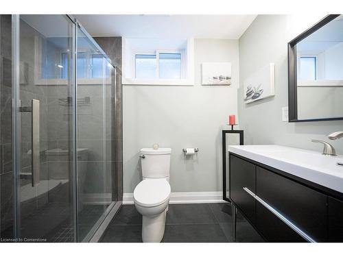 150 Upper Paradise Road, Hamilton, ON - Indoor Photo Showing Bathroom