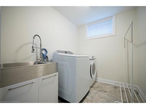 150 Upper Paradise Road, Hamilton, ON - Indoor Photo Showing Laundry Room