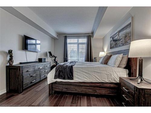 207-396 Plains Road E, Burlington, ON - Indoor Photo Showing Bedroom