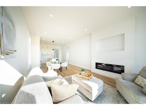 84 Pike Creek Drive, Cayuga, ON - Indoor Photo Showing Living Room With Fireplace