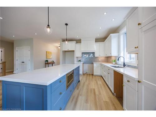 51 Mcintosh Drive, Delhi, ON - Indoor Photo Showing Kitchen With Upgraded Kitchen