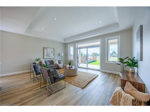 51 Mcintosh Drive, Delhi, ON - Indoor Photo Showing Living Room